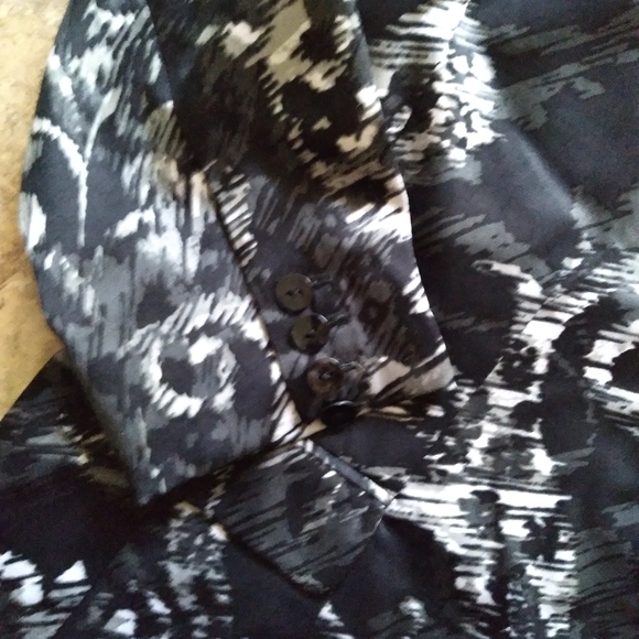 Chico's Abstract print One Button closure blazer, size Chico's 3 (standard L/16) - Picture 3 of 9